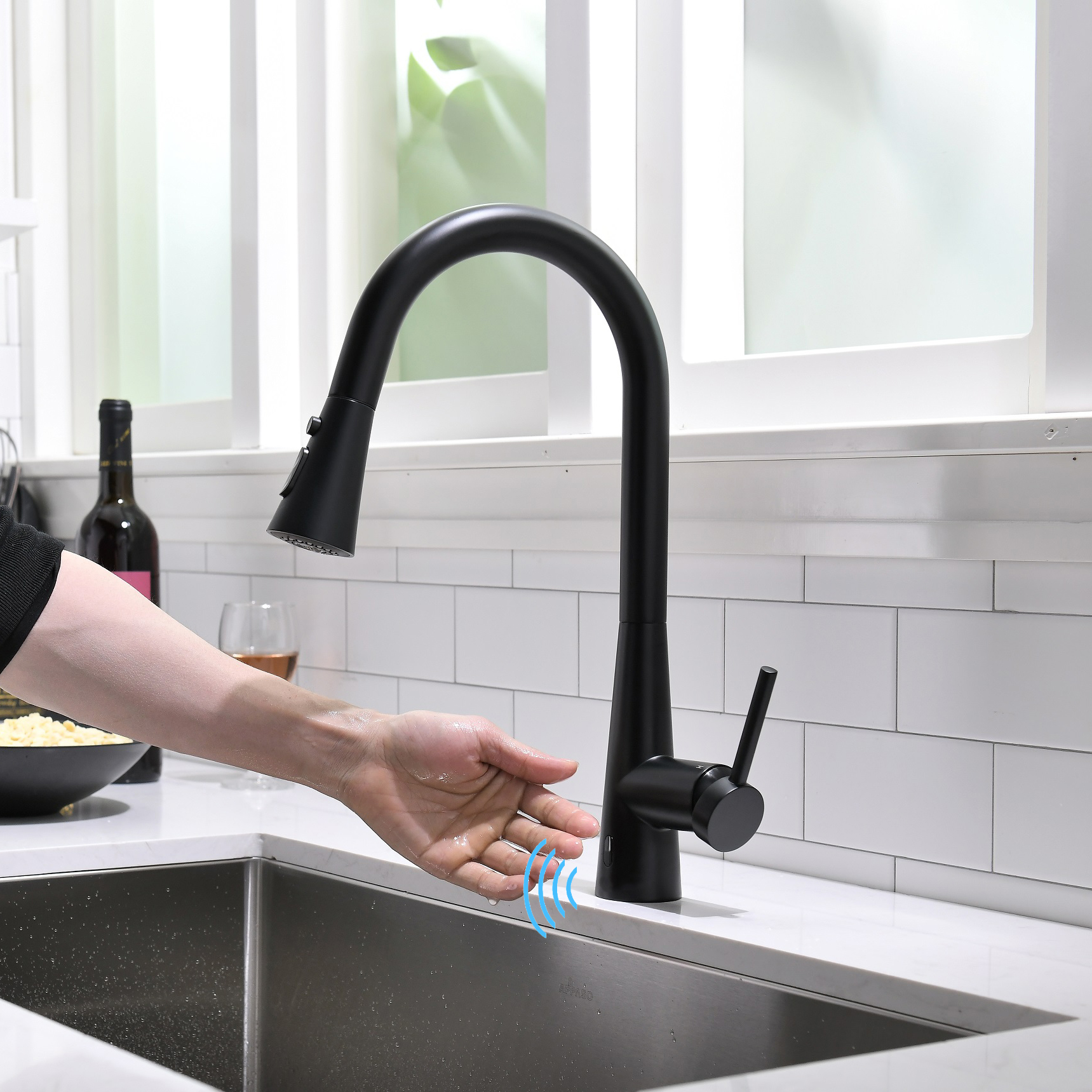 Revolucionando a conveniência e a higiene: o surgimento das torneiras de cozinha sem toque